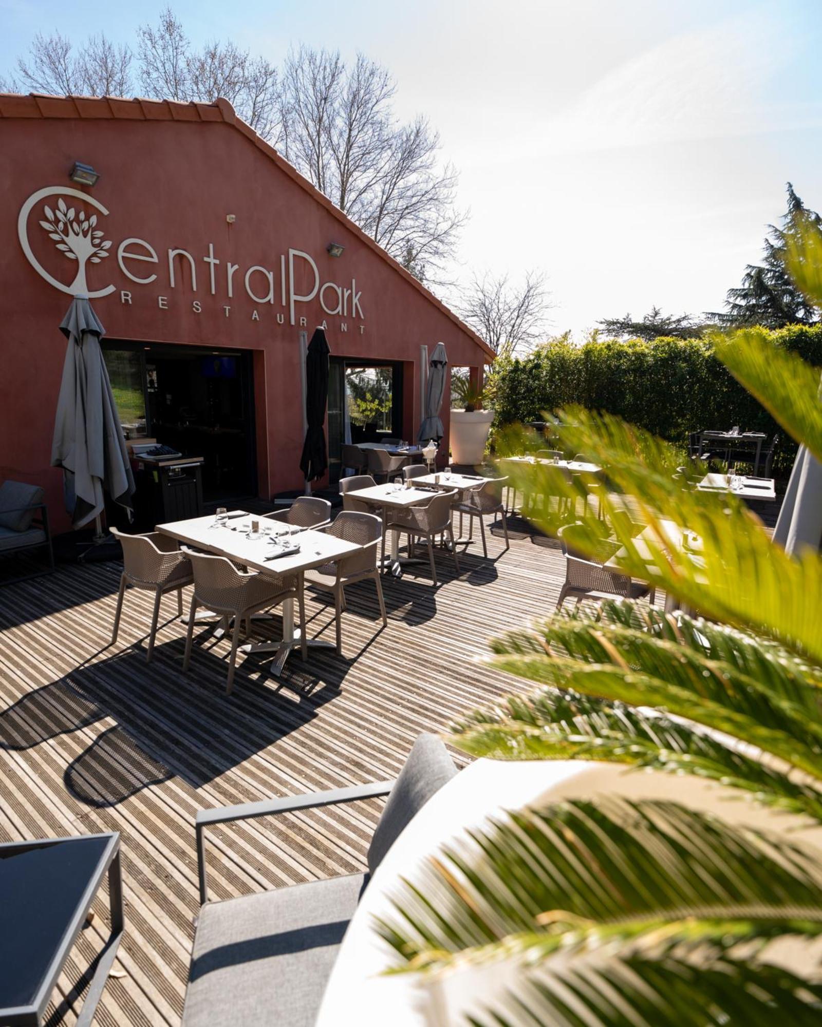 Kyriad Lyon Sud Sainte Foy Exterior photo